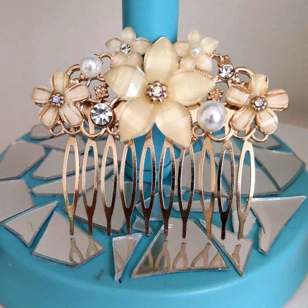 Floral Jeweled Hair Comb Accessory